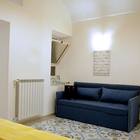 Giulia'S House Apartments Сант-Антонио-Абате Экстерьер фото