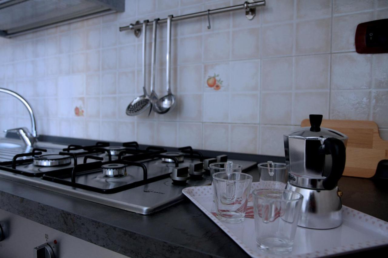 Giulia'S House Apartments Сант-Антонио-Абате Экстерьер фото
