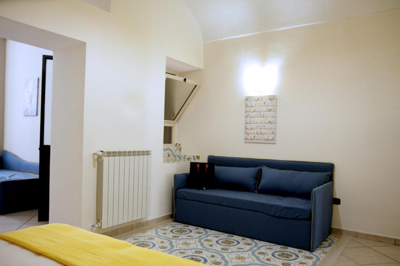 Giulia'S House Apartments Сант-Антонио-Абате Экстерьер фото